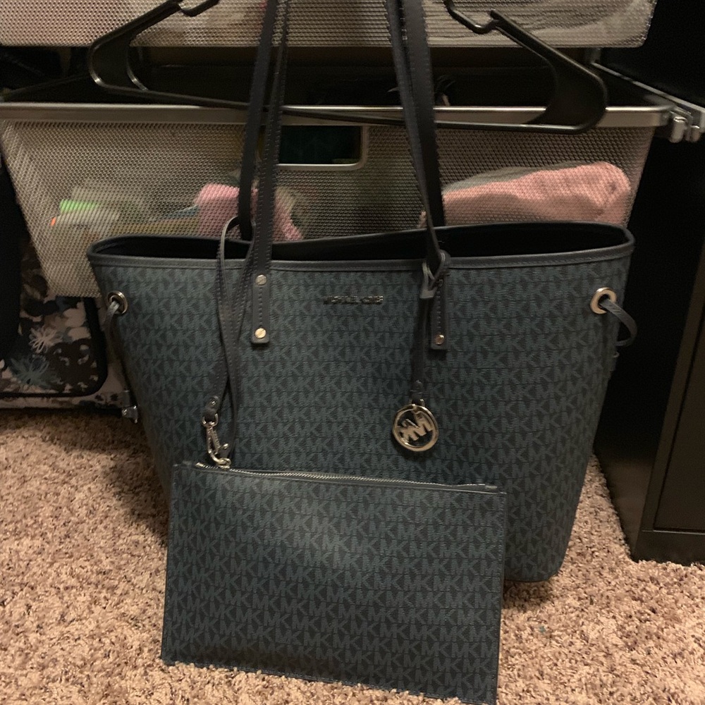 Michael Kors Jet Set Large Drawstring Tote